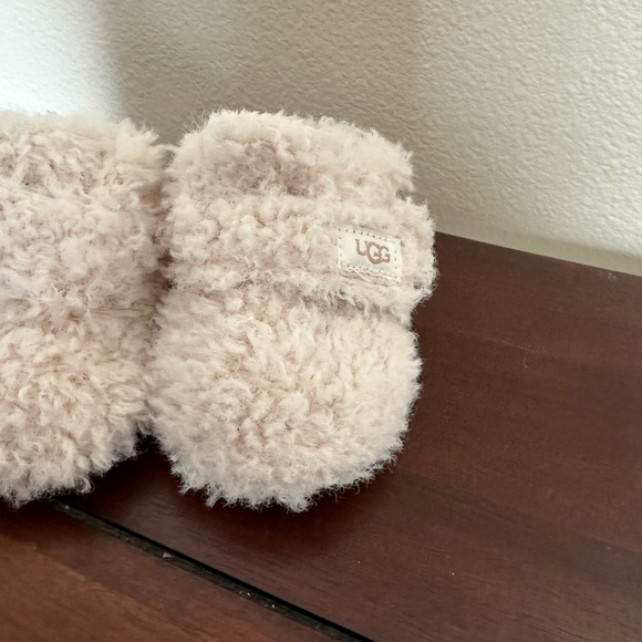 Ugg baby booties - Picture 4 of 4